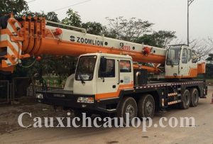 Bán cần cẩu bánh lốp Zoomlion QY50D trọng tải 55 tấn